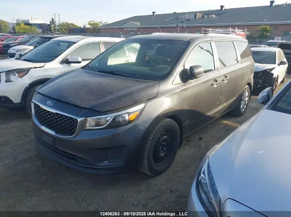 KNDMB5C13J6393276 2018 KIA SEDONA - Image 2