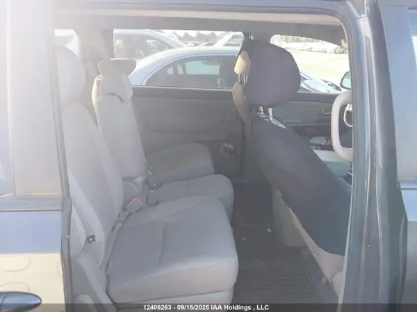 KNDMB5C13J6393276 2018 KIA SEDONA - Image 8