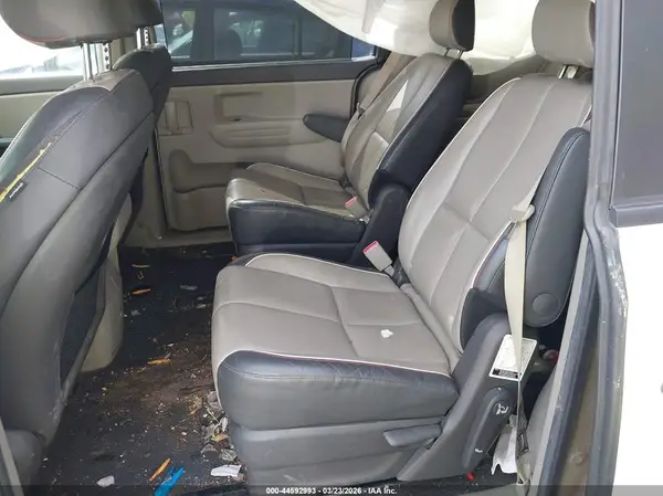 KNDMB5C13J6397098 2018 KIA SEDONA - Image 8
