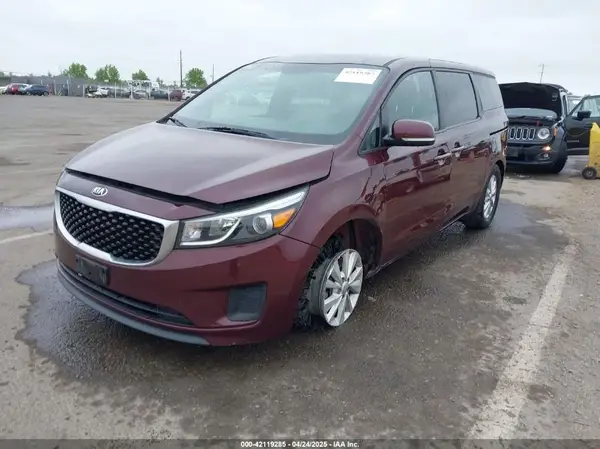 KNDMB5C13J6400842 2018 KIA SEDONA - Image 2