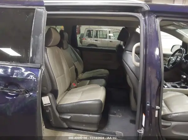 KNDMB5C13J6402509 2018 KIA SEDONA - Image 8