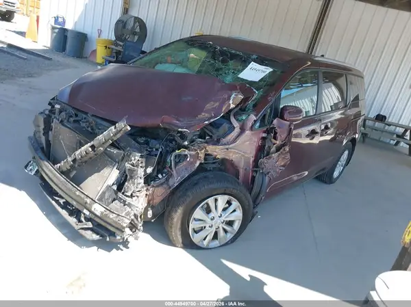 KNDMB5C13J6405829 2018 KIA SEDONA - Image 2