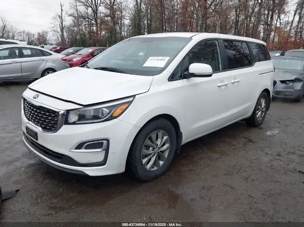 KNDMB5C13K6540231 2019 KIA SEDONA - Image 2
