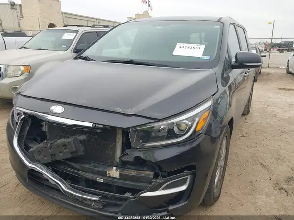 KNDMB5C13K6542691 2019 KIA SEDONA - Image 2