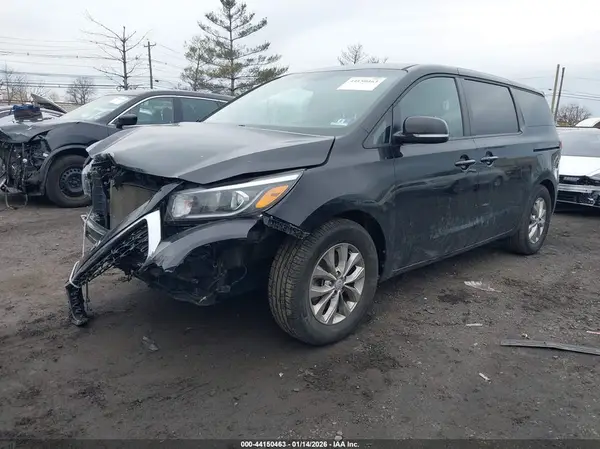 KNDMB5C13K6543307 2019 KIA SEDONA - Image 2