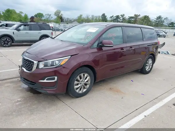 KNDMB5C13K6548636 2019 KIA SEDONA - Image 2