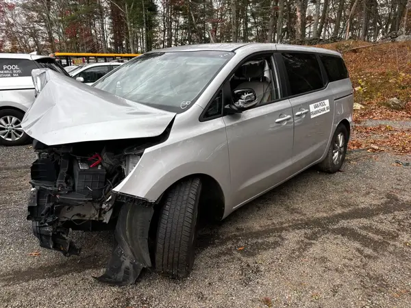 KNDMB5C13K6567106 2019 KIA SEDONA - Image 2