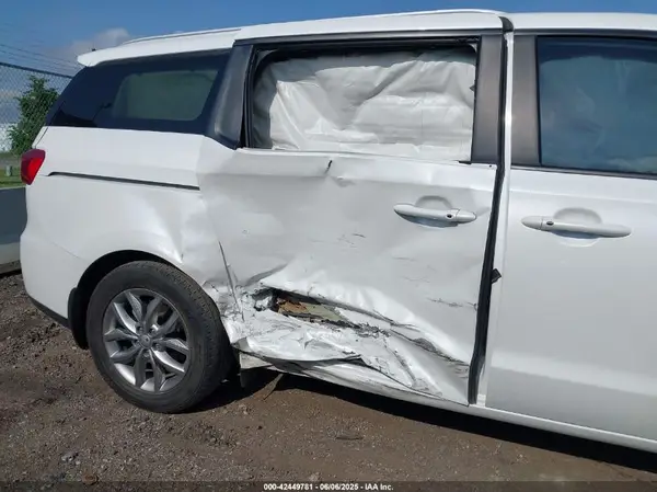 2020 KIA SEDONA auction photo 6