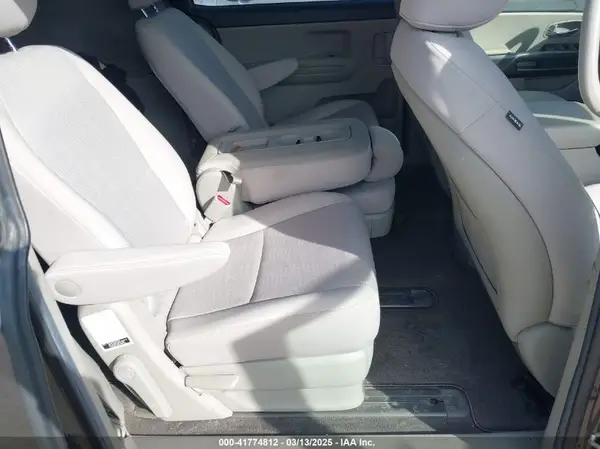 KNDMB5C13L6617567 2020 KIA SEDONA - Image 8