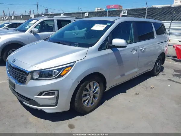 KNDMB5C13L6620887 2020 KIA SEDONA - Image 2