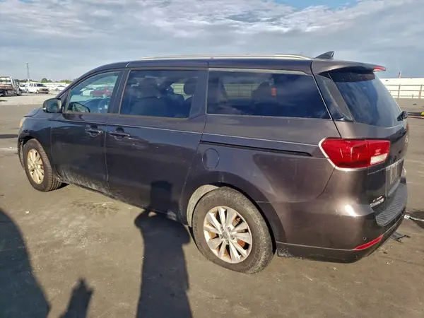 KNDMB5C14G6083422 2016 KIA SEDONA - Image 2