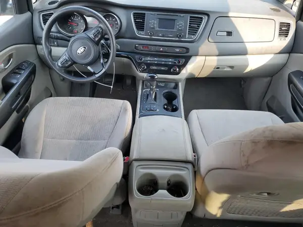 KNDMB5C14G6084036 2016 KIA SEDONA - Image 8