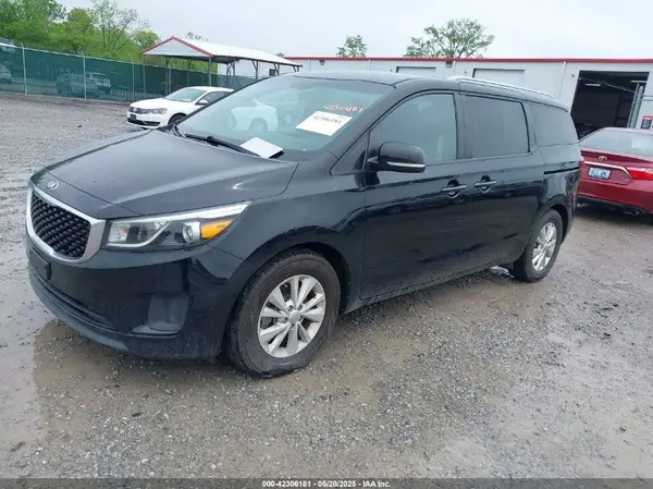 KNDMB5C14G6085932 2016 KIA SEDONA - Image 2