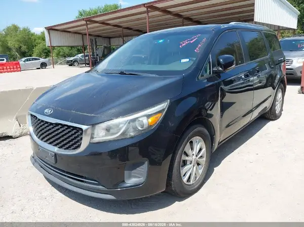 KNDMB5C14G6085963 2016 KIA SEDONA - Image 2