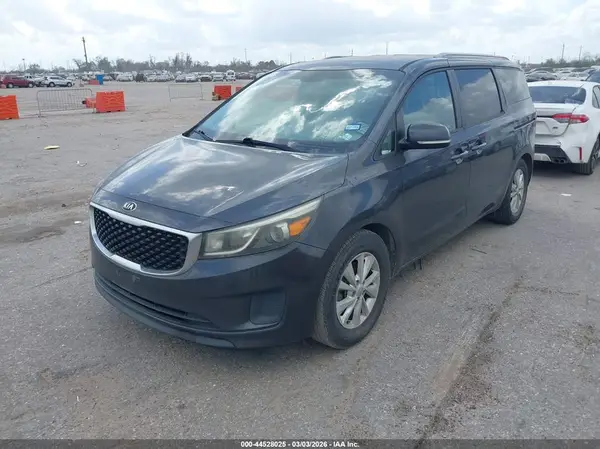 KNDMB5C14G6086000 2016 KIA SEDONA - Image 2
