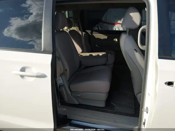 KNDMB5C14G6087275 2016 KIA SEDONA - Image 8
