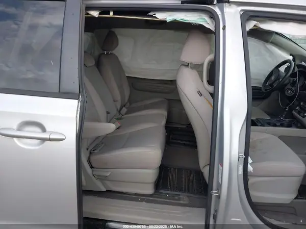 KNDMB5C14G6089513 2016 KIA SEDONA - Image 8