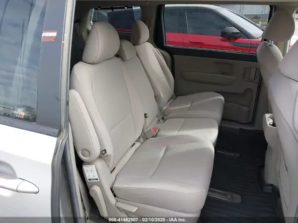 KNDMB5C14G6092993 2016 KIA SEDONA - Image 8