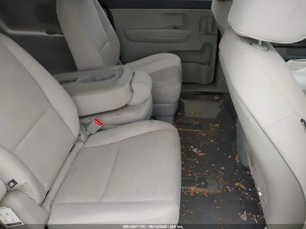 KNDMB5C14G6093755 2016 KIA SEDONA - Image 8