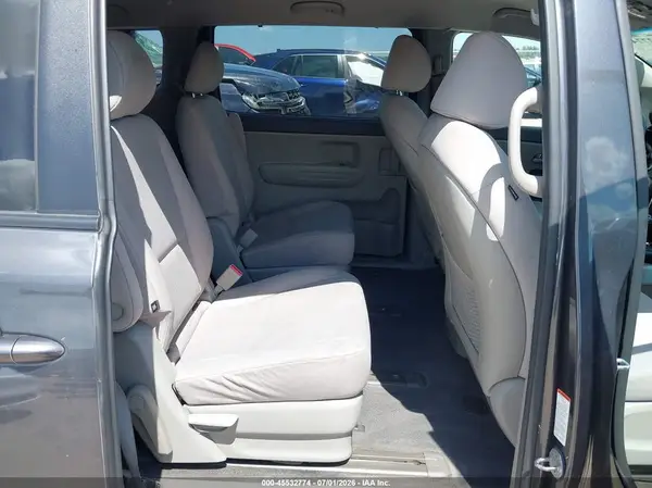 KNDMB5C14G6119805 2016 KIA SEDONA - Image 8