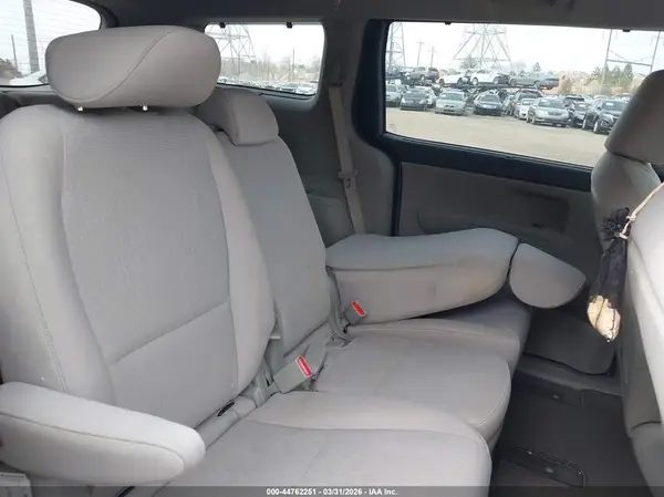 KNDMB5C14G6121294 2016 KIA SEDONA - Image 8
