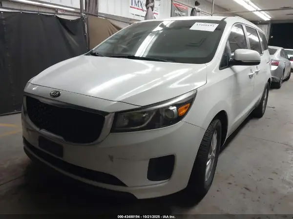 KNDMB5C14G6121554 2016 KIA SEDONA - Image 2