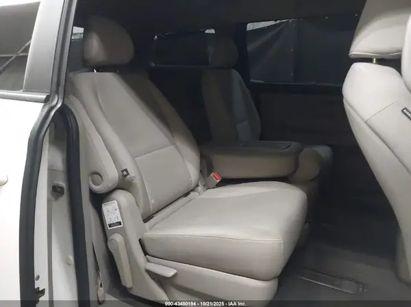 KNDMB5C14G6121554 2016 KIA SEDONA - Image 8