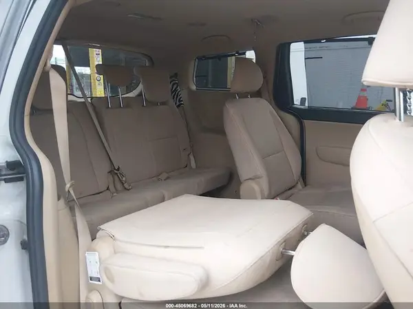 KNDMB5C14G6131615 2016 KIA SEDONA - Image 8