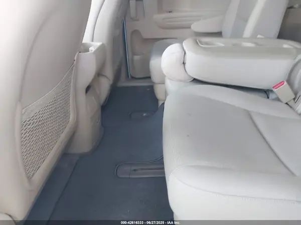 KNDMB5C14G6131646 2016 KIA SEDONA - Image 8