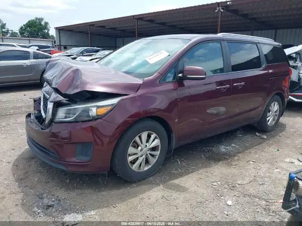 KNDMB5C14G6134837 2016 KIA SEDONA - Image 2
