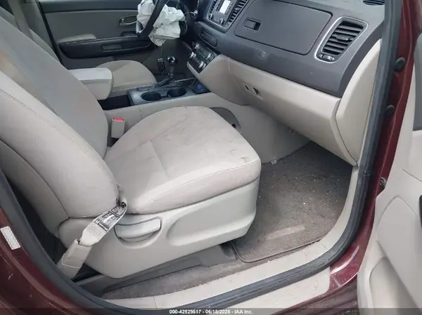 KNDMB5C14G6134837 2016 KIA SEDONA - Image 8