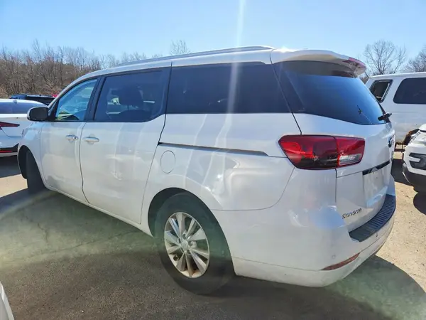 KNDMB5C14G6162444 2016 KIA SEDONA - Image 2