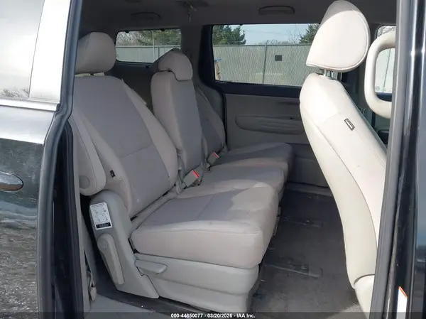 KNDMB5C14G6163304 2016 KIA SEDONA - Image 8