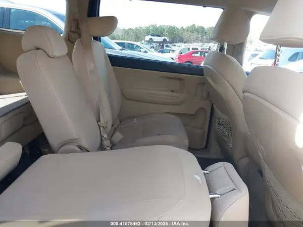 KNDMB5C14G6163836 2016 KIA SEDONA - Image 8