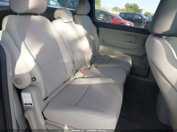 KNDMB5C14G6166753 2016 KIA SEDONA - Image 8