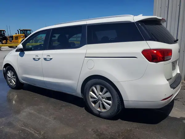 KNDMB5C14G6173864 2016 KIA SEDONA - Image 2