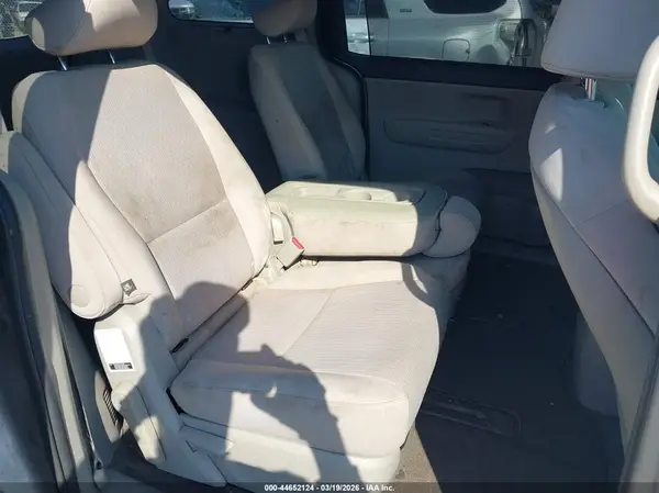 KNDMB5C14G6174478 2016 KIA SEDONA - Image 8