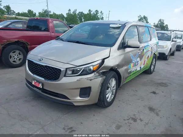 KNDMB5C14G6178384 2016 KIA SEDONA - Image 2