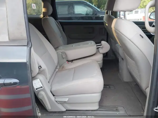 KNDMB5C14G6180040 2016 KIA SEDONA - Image 8