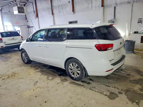KNDMB5C14G6189806 2016 KIA SEDONA - Image 2
