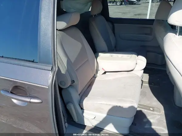 KNDMB5C14G6194620 2016 KIA SEDONA - Image 8