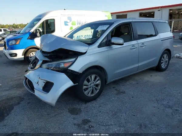 KNDMB5C14G6198067 2016 KIA SEDONA - Image 2