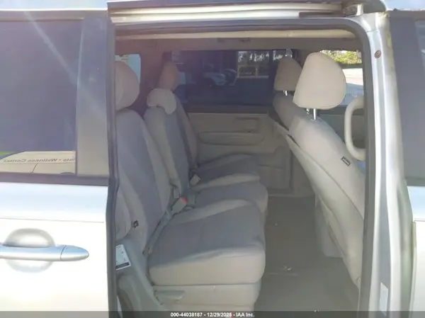 KNDMB5C14G6198067 2016 KIA SEDONA - Image 8