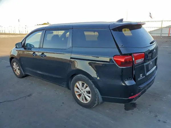 KNDMB5C14G6203140 2016 KIA SEDONA - Image 2