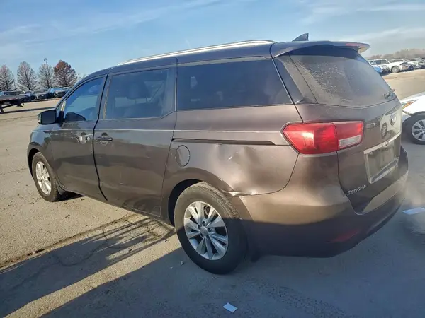 KNDMB5C14G6204045 2016 KIA SEDONA - Image 2