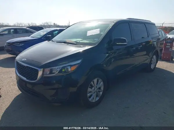 KNDMB5C14G6213280 2016 KIA SEDONA - Image 2