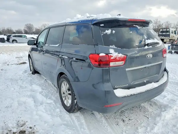 KNDMB5C14G6216809 2016 KIA SEDONA - Image 2