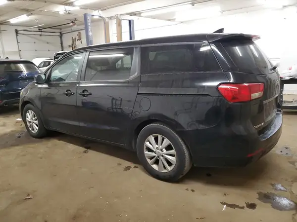 KNDMB5C14H6217797 2017 KIA SEDONA - Image 2