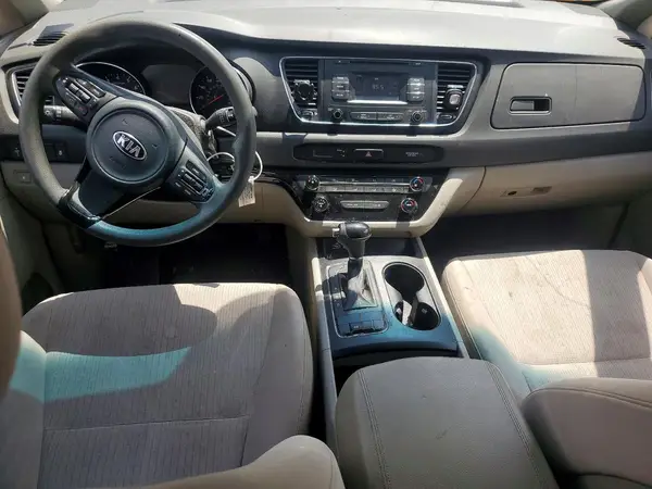 KNDMB5C14H6219825 2017 KIA SEDONA - Image 8
