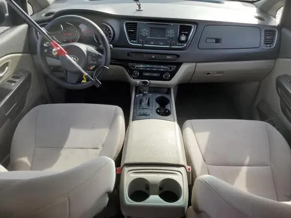 KNDMB5C14H6221011 2017 KIA SEDONA - Image 8